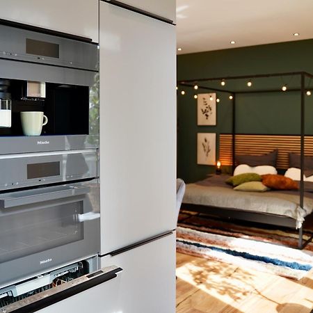 Edler Wohnraum Luxurioeses Studio Im Zentrum Mit Balkon, Kaffeevollautomat, Klima & Parkplatz 츠비카우 외부 사진