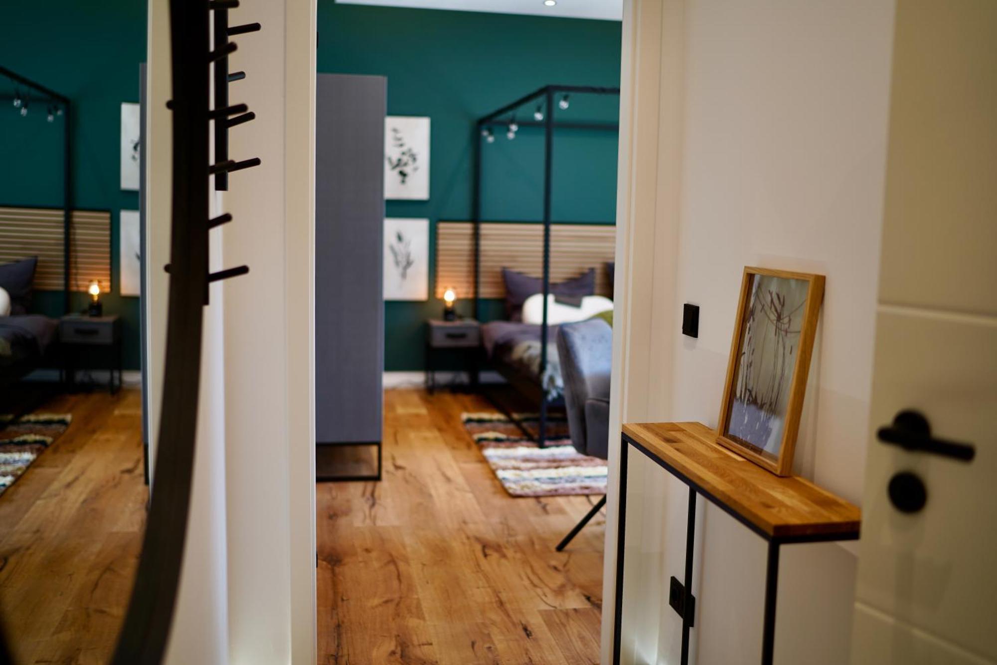 Edler Wohnraum Luxurioeses Studio Im Zentrum Mit Balkon, Kaffeevollautomat, Klima & Parkplatz 츠비카우 외부 사진