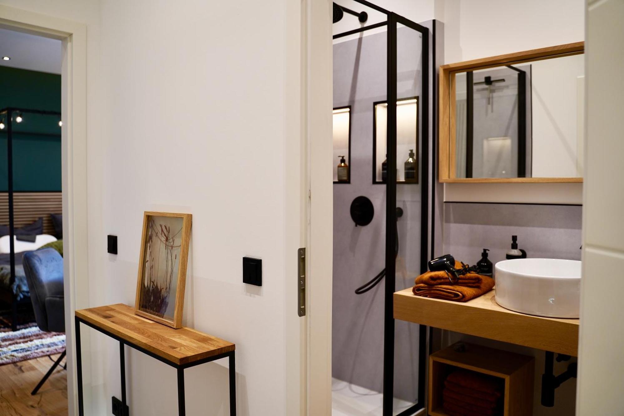 Edler Wohnraum Luxurioeses Studio Im Zentrum Mit Balkon, Kaffeevollautomat, Klima & Parkplatz 츠비카우 외부 사진